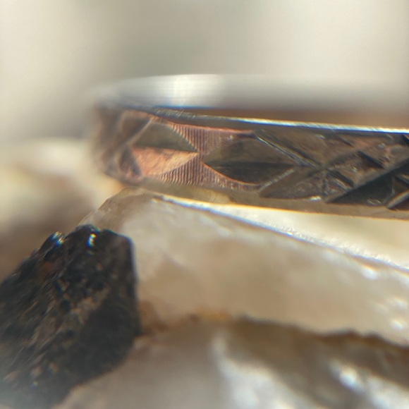 Sterling Silver 925 Unique Ring - Picture 3 of 4